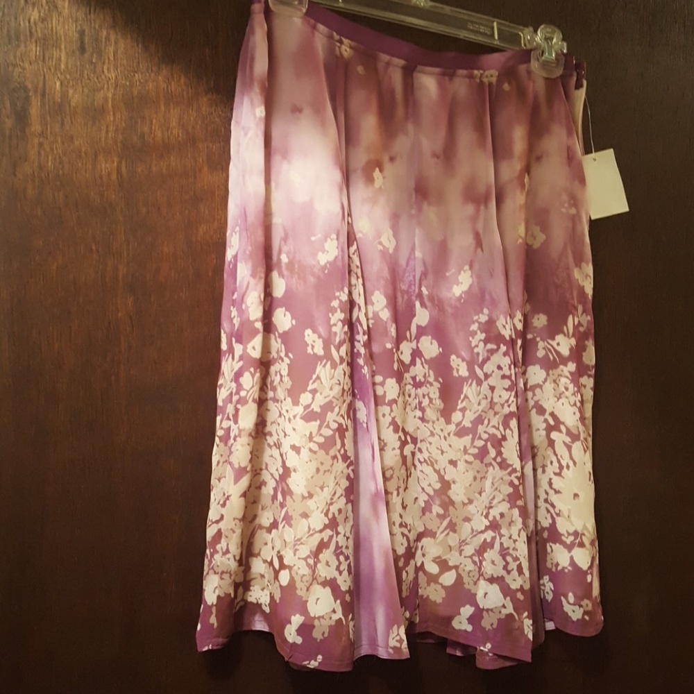 Mauve & Cream flowy skirt.